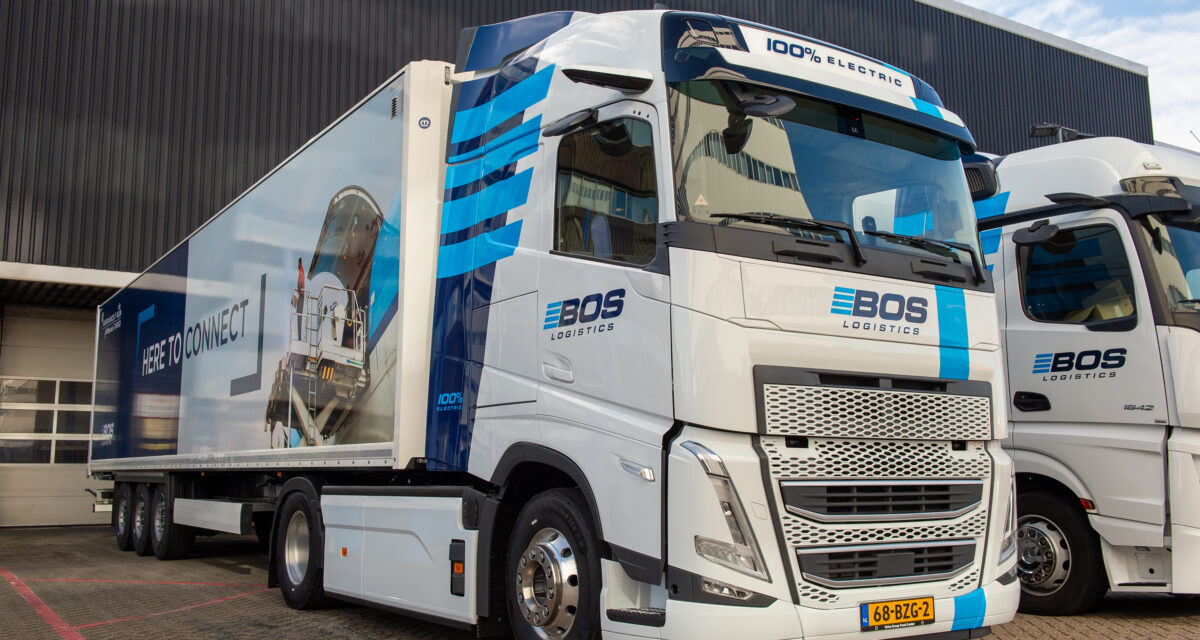 Nieuwe elektrische truck met rebranding bos
